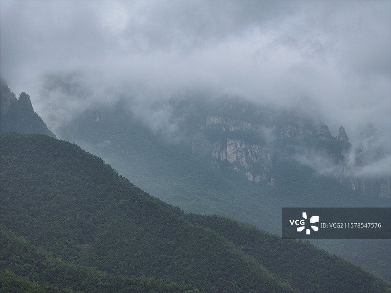 航拍河南林州太行山大峡谷夏季风光图片素材