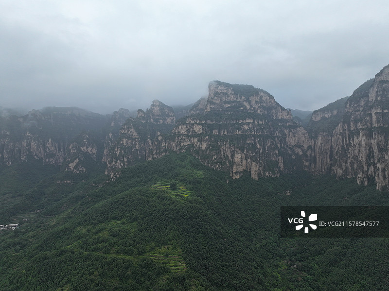 航拍河南林州太行山大峡谷夏季风光图片素材