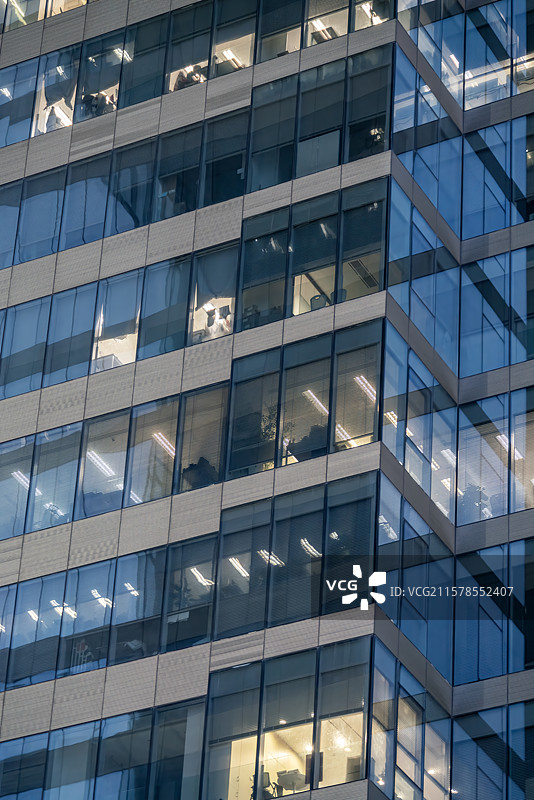 城市高档办公楼玻璃幕墙图片素材
