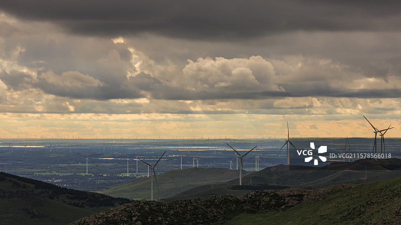 河北张家口：小暑时节桦皮岭草原天路雨后绿野仙踪天然图画图片素材