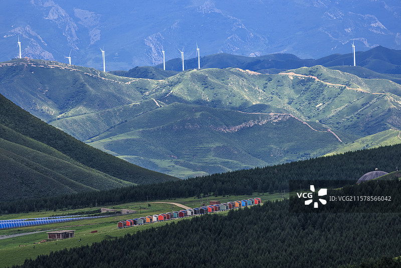 河北张家口：小暑时节桦皮岭草原天路雨后绿野仙踪天然图画图片素材