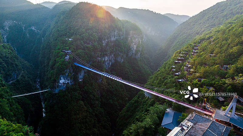国家4A景区湖北恩施地心谷玻璃桥网红打卡点图片素材