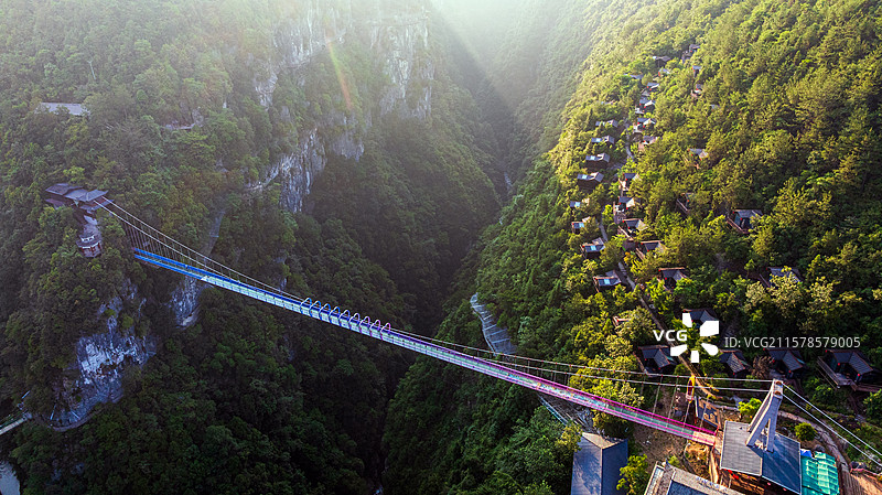 国家4A景区湖北恩施地心谷玻璃桥网红打卡点图片素材