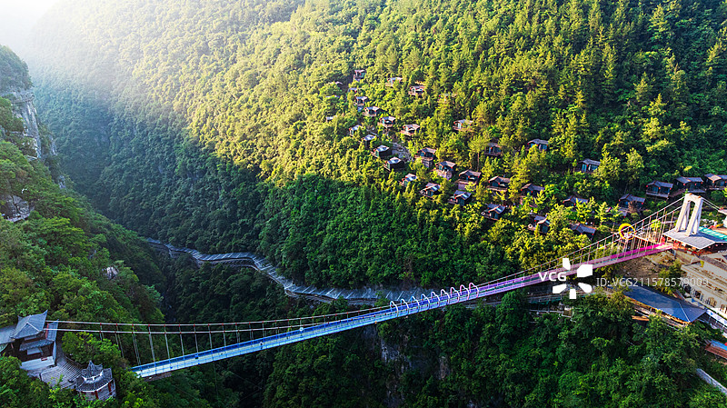 国家4A景区湖北恩施地心谷玻璃桥网红打卡点图片素材