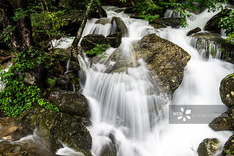 湖北咸宁通县九宫山瀑布图片素材