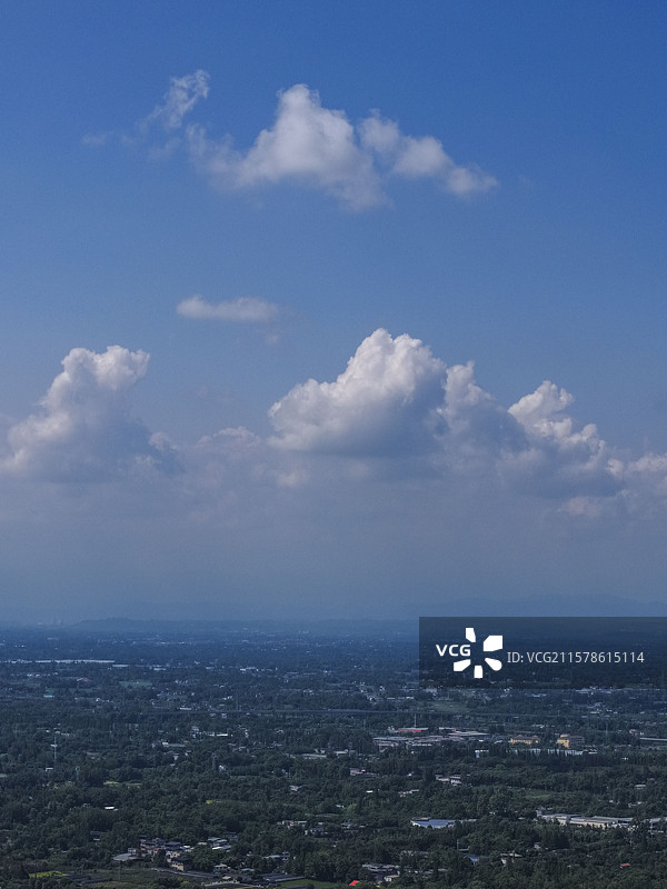 郫都蓝·盛夏棉花糖图片素材