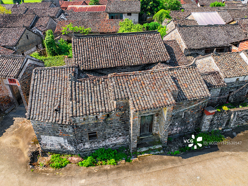 广西柳州柳城县古砦滩头村始建于明朝成化十七年仫佬族传统民居建筑风光图片素材