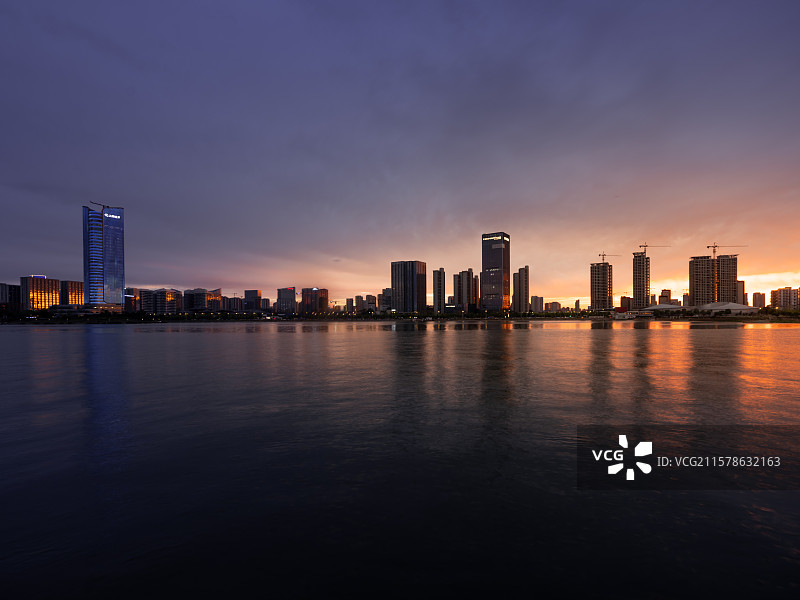 西安浐灞后海观景台晚霞图片素材