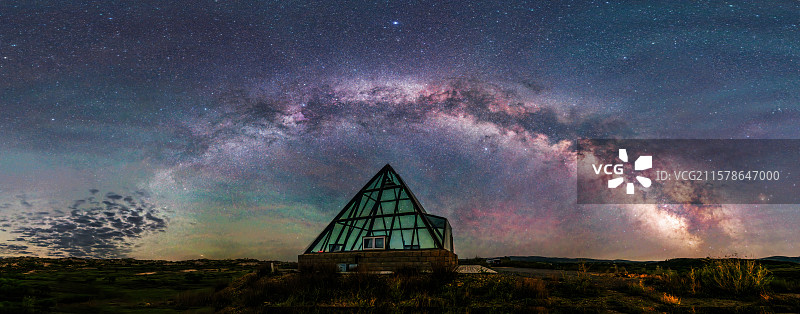 内蒙上都湖原生态牧场星空银河图片素材