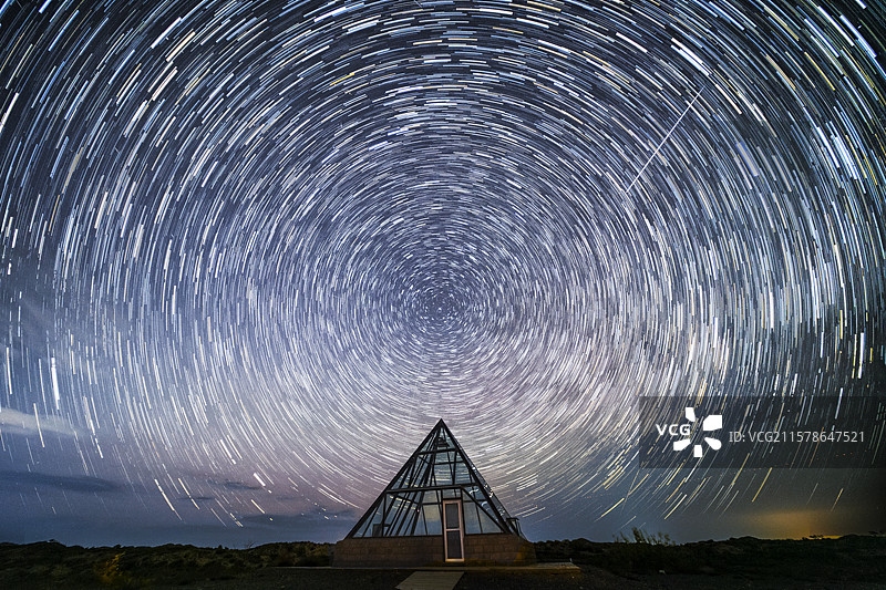 内蒙上都湖原生态牧场星空银河图片素材