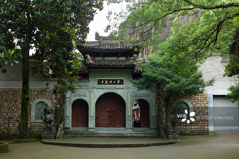 浙江台州天台县寒岩明岩古寺寒山子图片素材