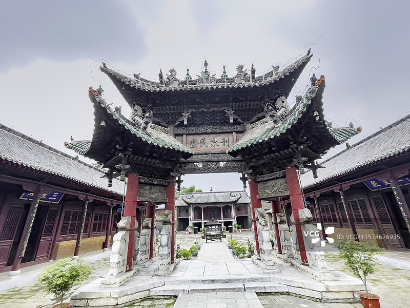 河南社旗县赊店古镇火神殿木牌楼图片素材