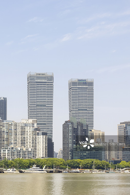 上海黄浦江边北外滩城市风光图片素材