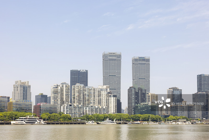 上海黄浦江边北外滩城市风光图片素材
