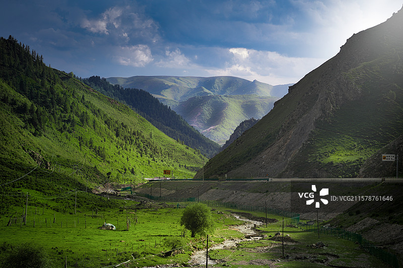 武威天祝藏族自治县炭山岭图片素材