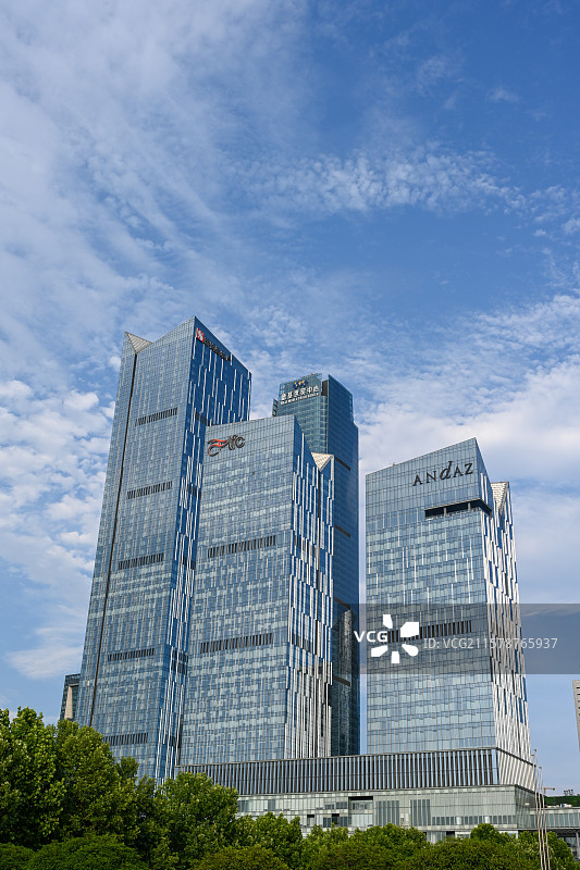 南京现代化地标：河西CBD摩天大楼群，河西新城，南京金融中心，商务区，南京城市天际线图片素材