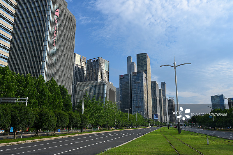 南京现代化地标：河西CBD摩天大楼群，河西新城，南京金融中心，商务区，南京城市天际线图片素材