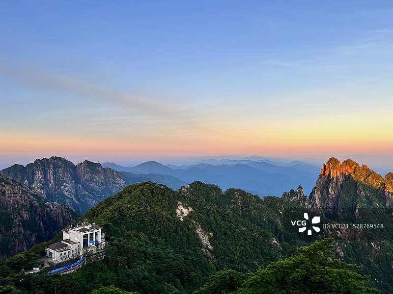 黄山丹霞峰日出景色图片素材
