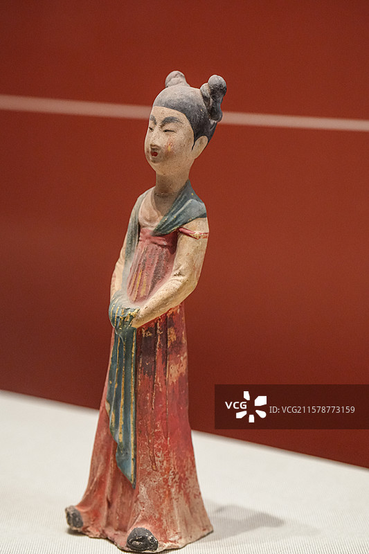 唐代 彩绘釉陶女袖手立俑 郑仁泰墓 昭陵博物馆图片素材