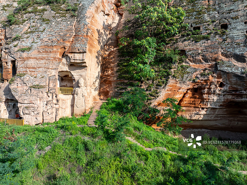 甘肃平凉市泾川县罗汉洞石窟航拍图片素材