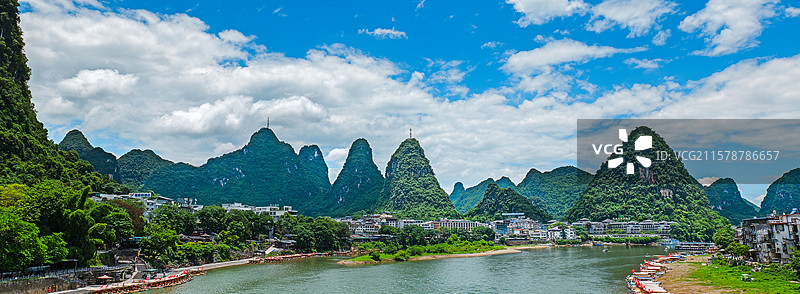 千峰叠翠云边卧，一水澄波画里流（漓江阳朔大桥、兴坪段风光）图片素材