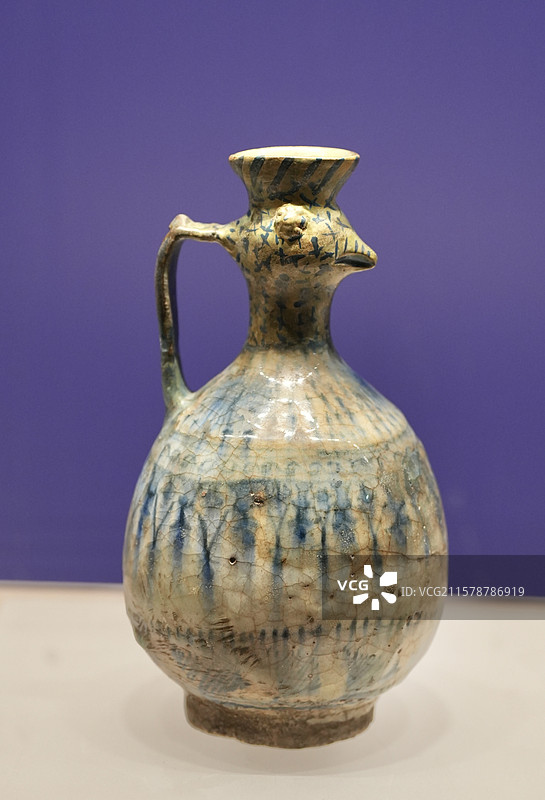 叙利亚古代文物精品展 文明的十字路口 公元1250-1517年 釉陶瓶 大马士革国家博物馆图片素材