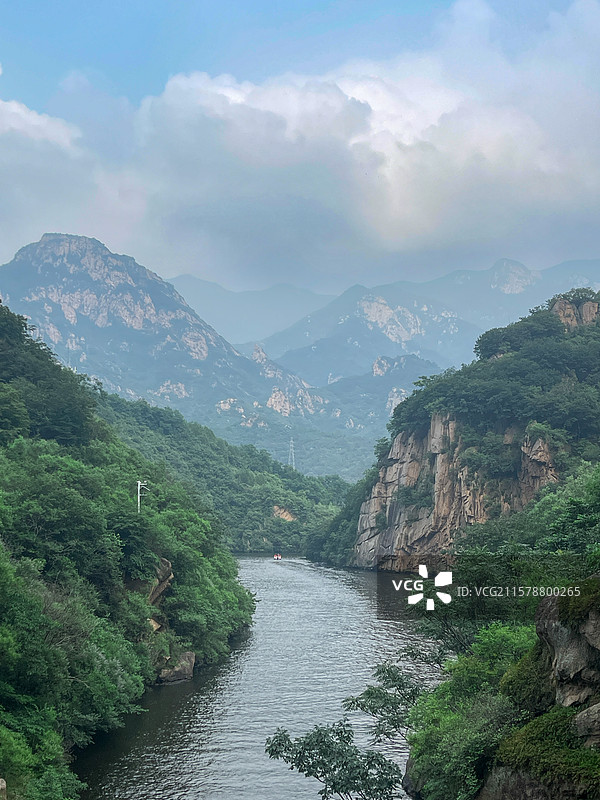 夏日百泉山图片素材