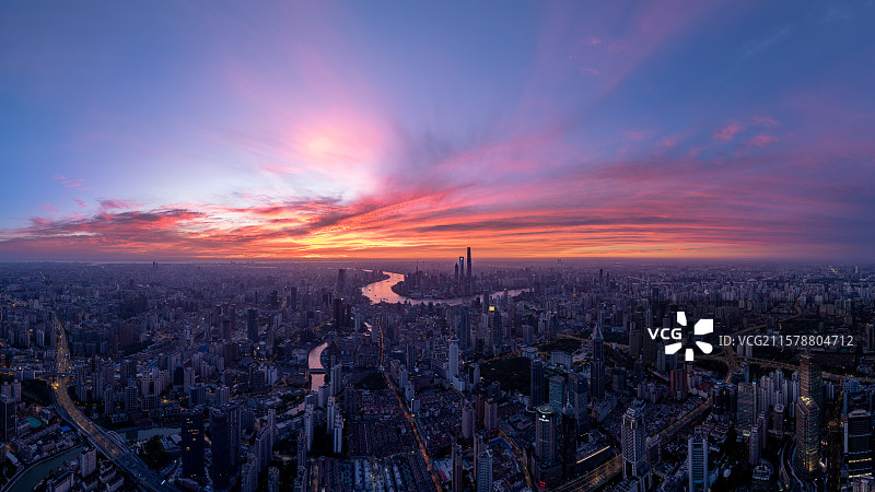 上海的浪漫——火红朝霞图片素材