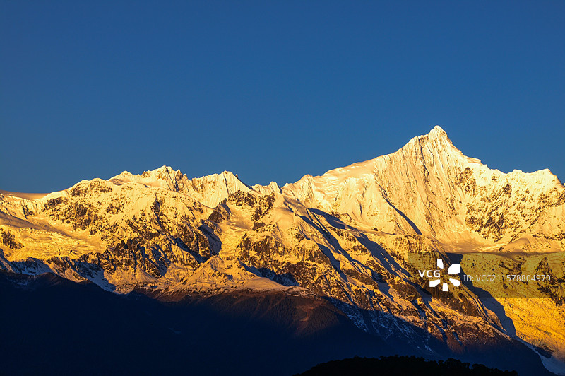 云南省迪庆州梅里雪山图片素材