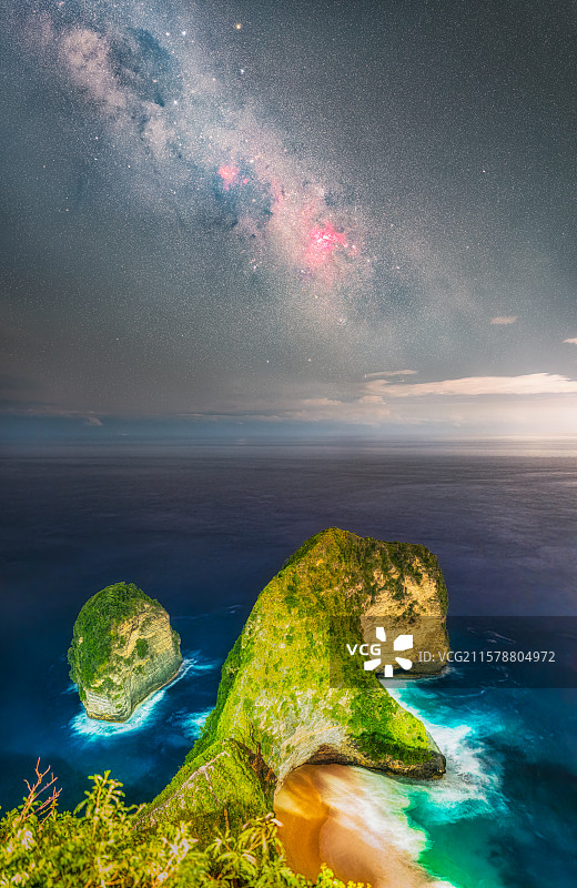 印尼巴厘岛精灵坠崖星空银河图片素材