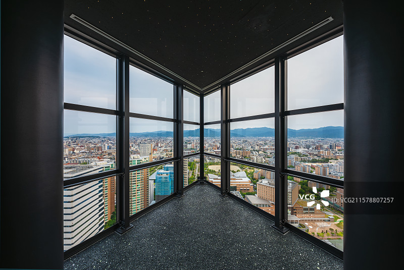 日本福冈县Fukuoka，福冈塔观景台/展望台FUKUOKA TOWER，都市天际线，百道中央公园图片素材