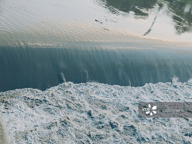 万里长江第一城 江堤图片素材