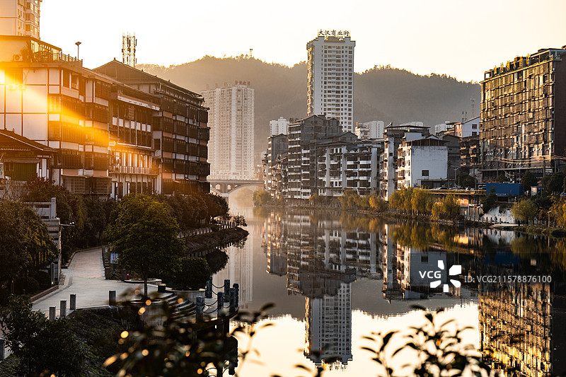 绥宁县城倒影图片素材