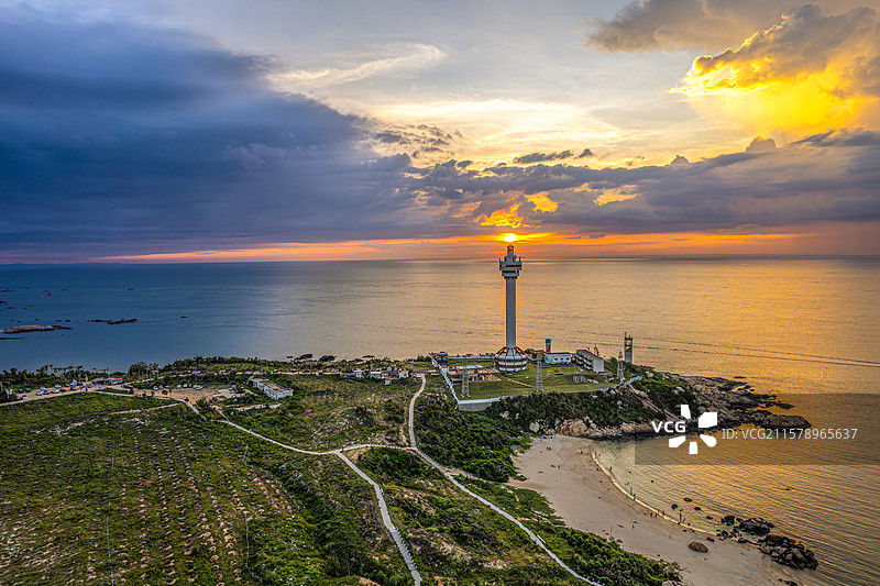 海南环岛旅游公路文昌木兰湾灯塔驿站图片素材
