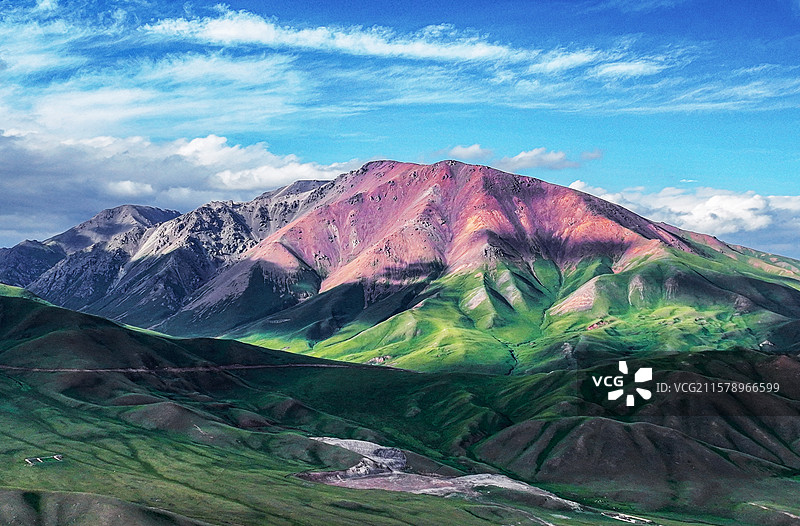 高清航拍巴音布鲁克山形地貌图片素材