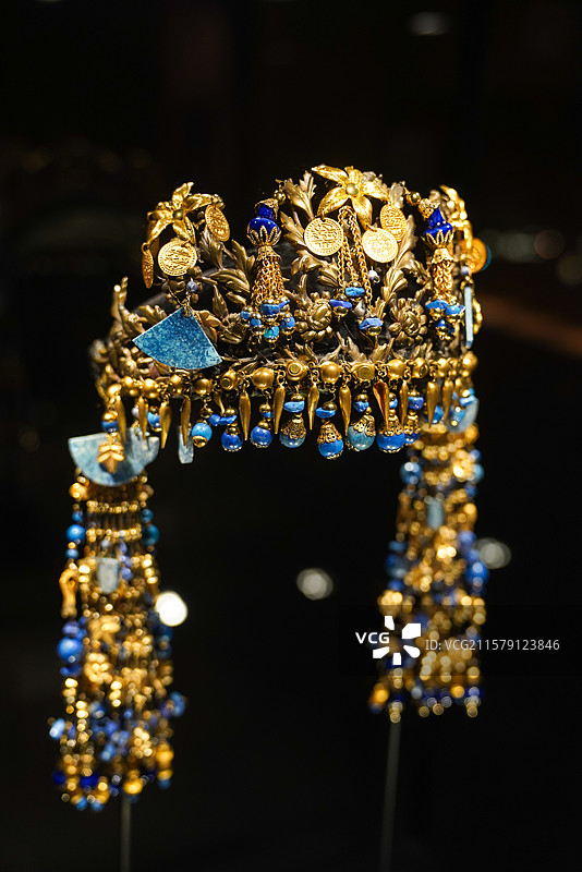 瑰宝启幕：法兰西喜剧院舞台珠宝臻藏”展览，L'ÉCOLE珠宝艺术中心 尼禄 王冠图片素材