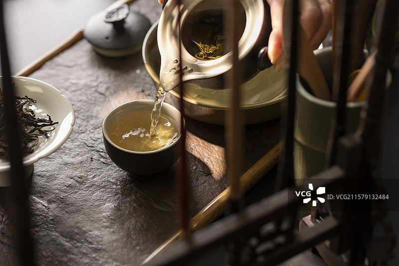 中国茶道：斟茶图片素材
