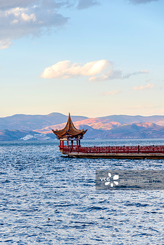 中国云南大理洱海海心亭风光图片素材