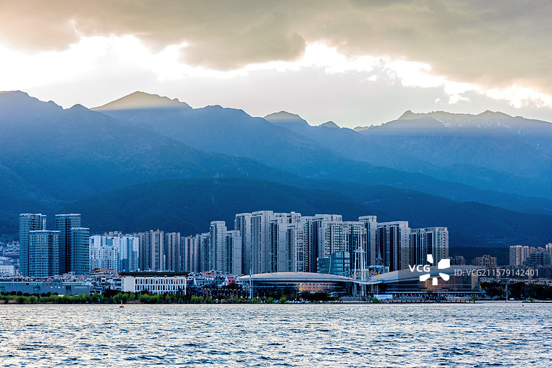 中国云南大理洱海湖景风光图片素材