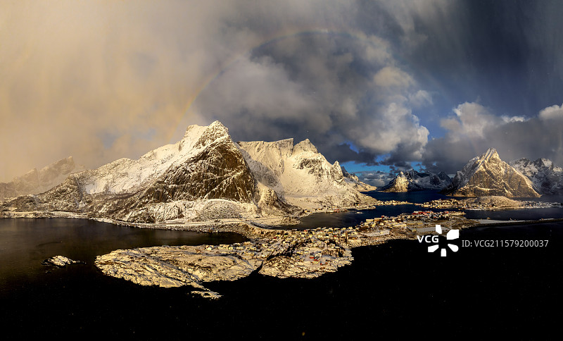 航拍挪威罗弗敦冬天彩虹图片素材