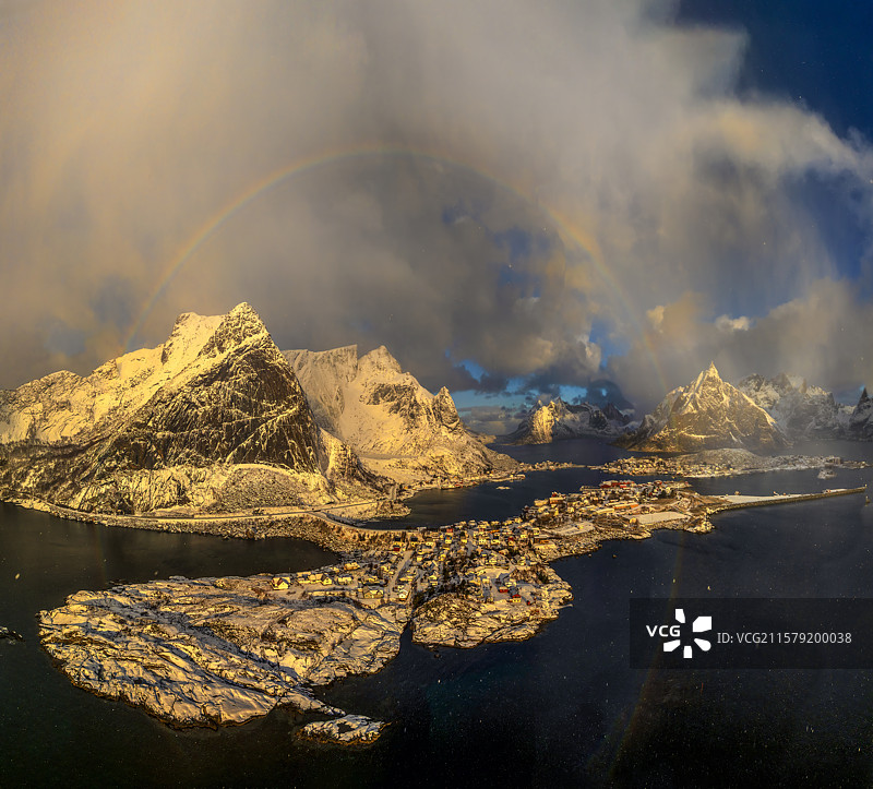 航拍挪威罗弗敦冬天彩虹图片素材