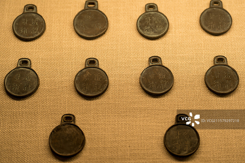 宁夏银川西夏王陵博物馆西夏文铜牌图片素材