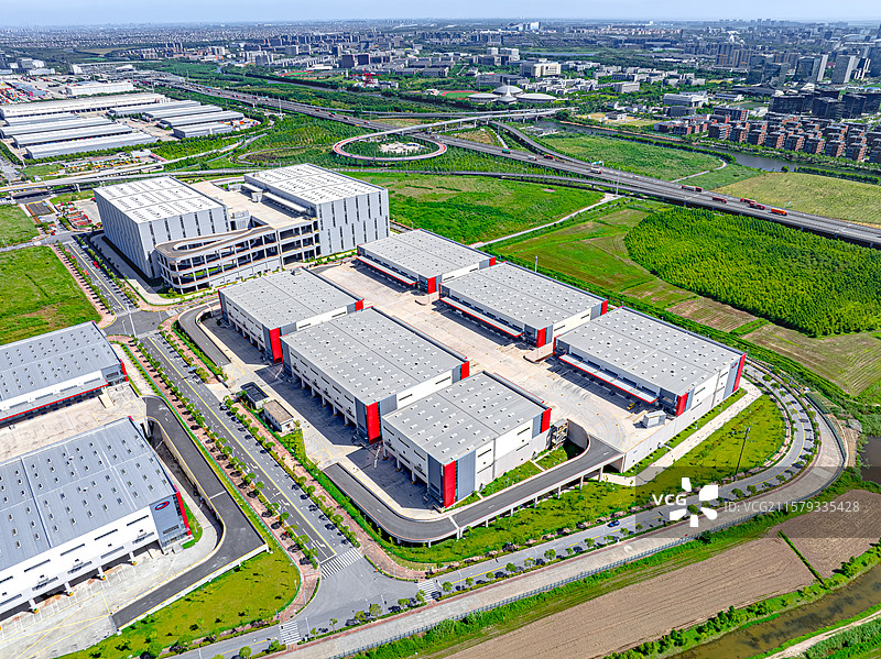 上海临港自贸区物流保税仓库 洋山特殊综合保税区 境内关外电商前置仓 多层工业厂房仓储物流设施图片素材