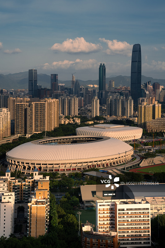 中国广东深圳市体育中心日落都市风光图片素材