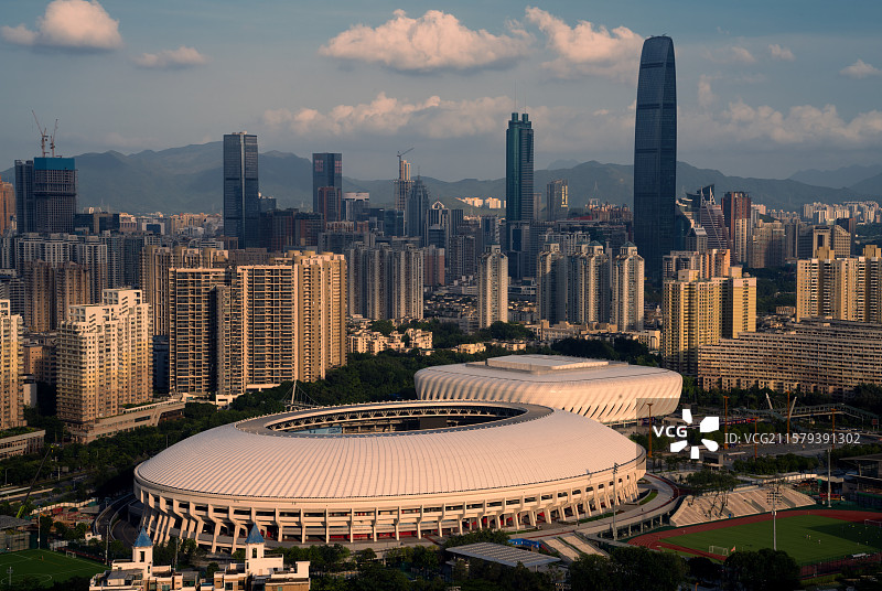 中国广东深圳市体育中心日落都市风光图片素材
