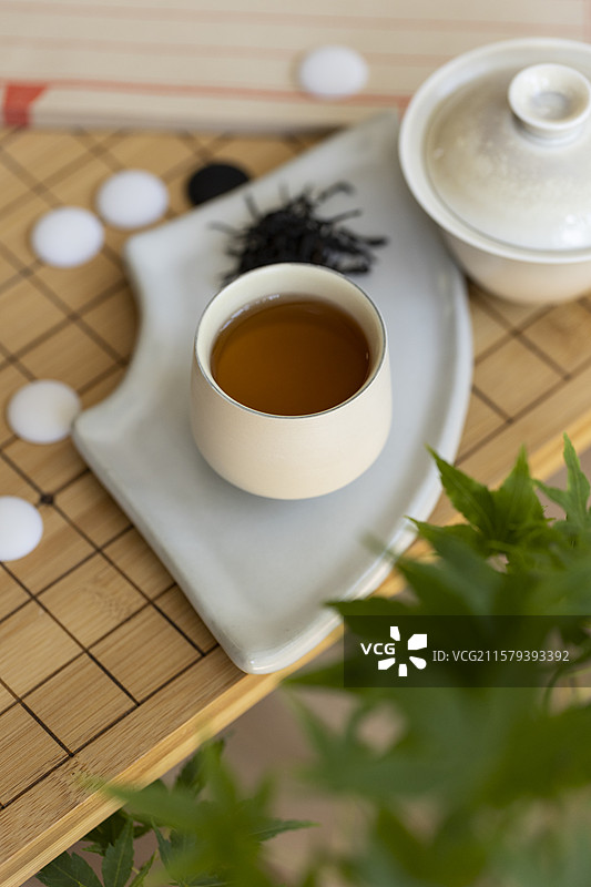 正山小种茶和围棋图片素材