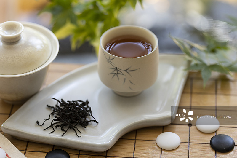 正山小种茶和围棋图片素材