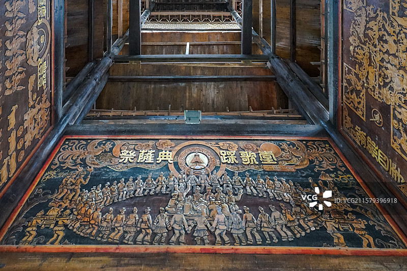 贵州黔东南，肇兴侗寨，鼓楼内部木刻壁画图片素材