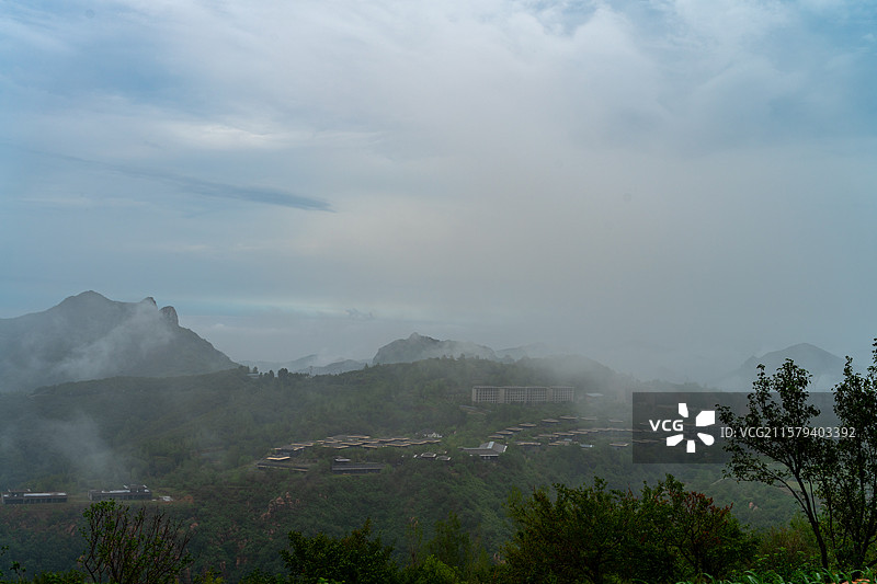 河南郑州新密嵩山余脉尖山风景区 浮戏山神仙洞伏羲山红石峡 雨后云海风光景色图片素材