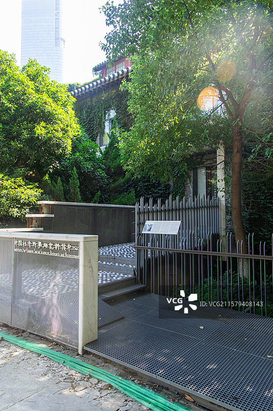 南京大学鼓楼校区百年校区夏季风光图片素材